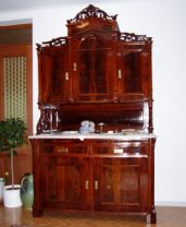 Mahagonieschrank